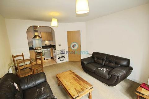 2 bedroom flat to rent, ASPECTS COURT, WINDSOR ROAD, SLOUGH,