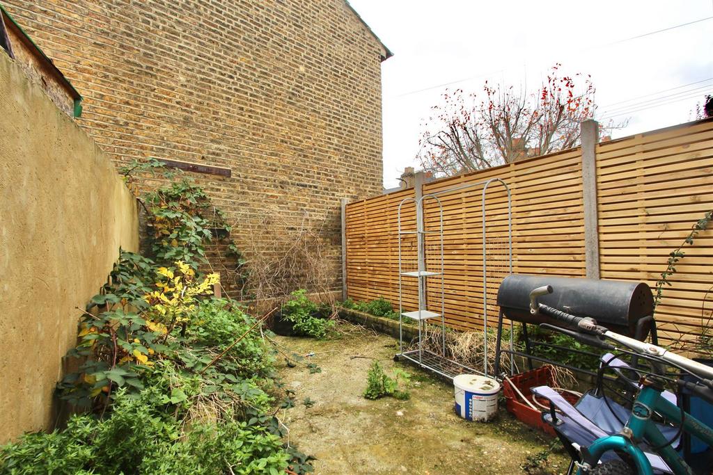 Collingwood Road, N15