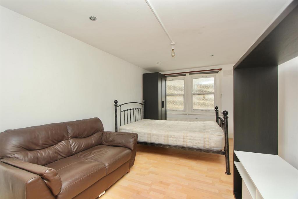 Collingwood Road, N15