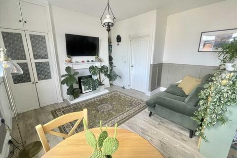 2 bedroom apartment for sale, Tadema Road, South Shields