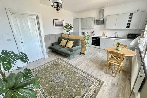 2 bedroom apartment for sale, Tadema Road, South Shields