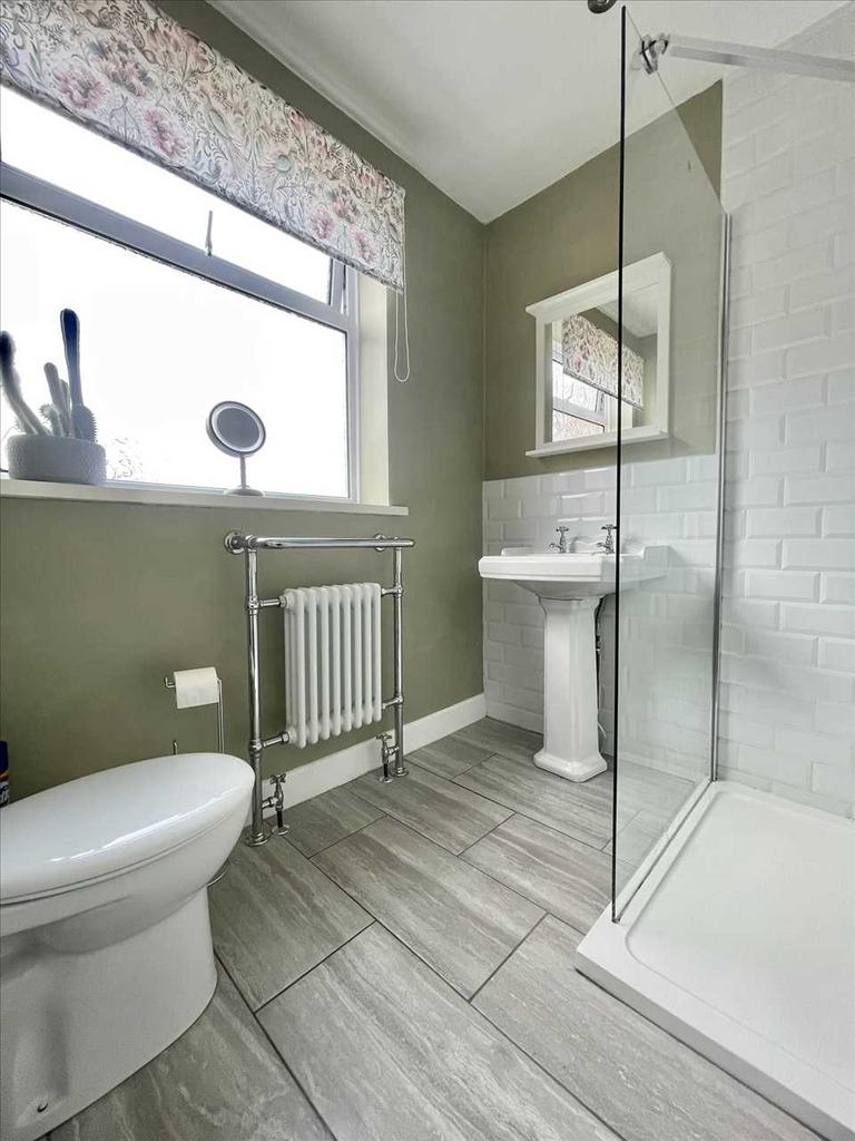 Shower room/w.c.