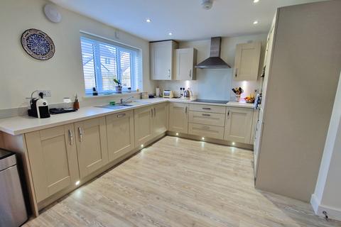 4 bedroom detached house for sale, LLYS PENFRO, NEWTON, PORTHCAWL, CF36 5NQ