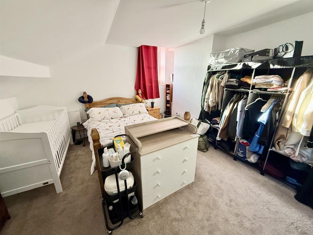 Bed1.jpg