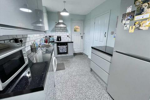 2 bedroom semi-detached house for sale, Honeysuckle Avenue, South Shields