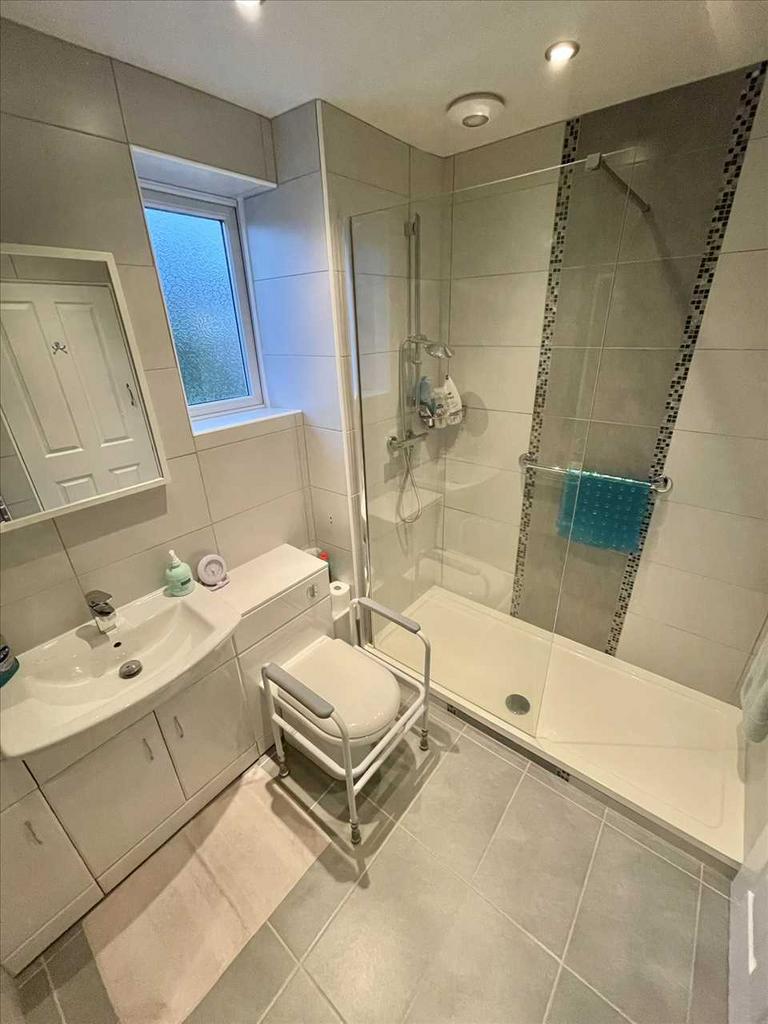 Shower room/w.c.