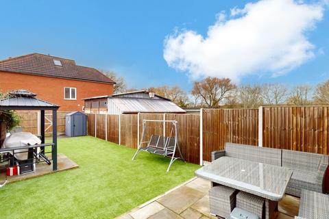 3 bedroom terraced house for sale, Victoria Road, Ruislip HA4