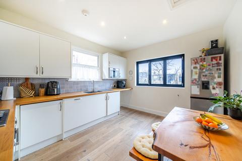 3 bedroom maisonette for sale, Dunstans Road, London