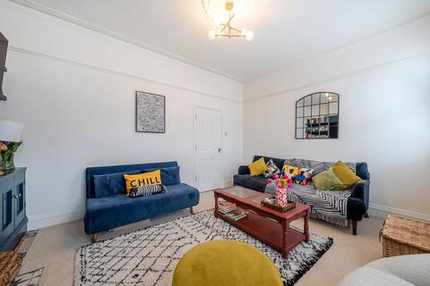 3 bedroom maisonette for sale, Dunstans Road, London