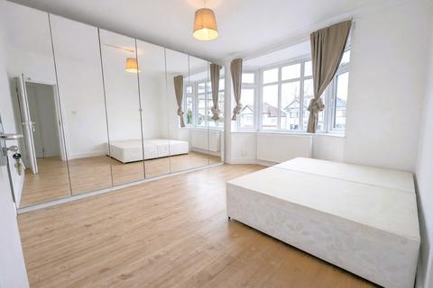 undefined, SPACIOUS 7 BEDROOM SEMI-DETACHED HMO AVAILABLE FOR COMPANY LET