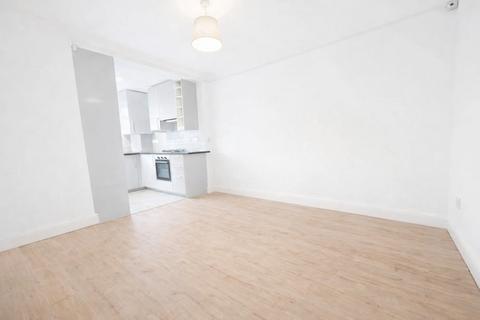 undefined, SPACIOUS 7 BEDROOM SEMI-DETACHED HMO AVAILABLE FOR COMPANY LET
