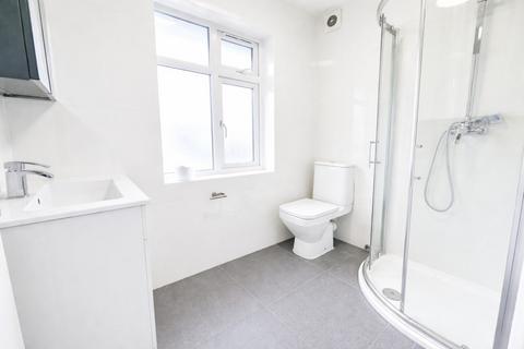 undefined, SPACIOUS 7 BEDROOM SEMI-DETACHED HMO AVAILABLE FOR COMPANY LET