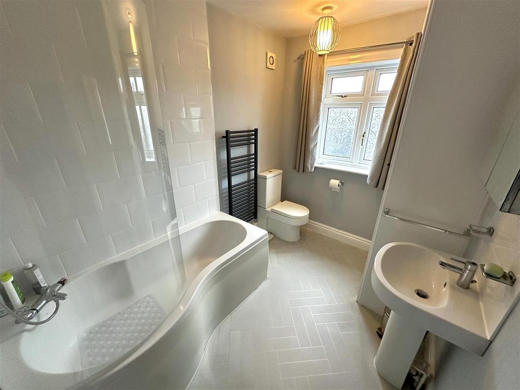 Modern First Floor Bathroom 525