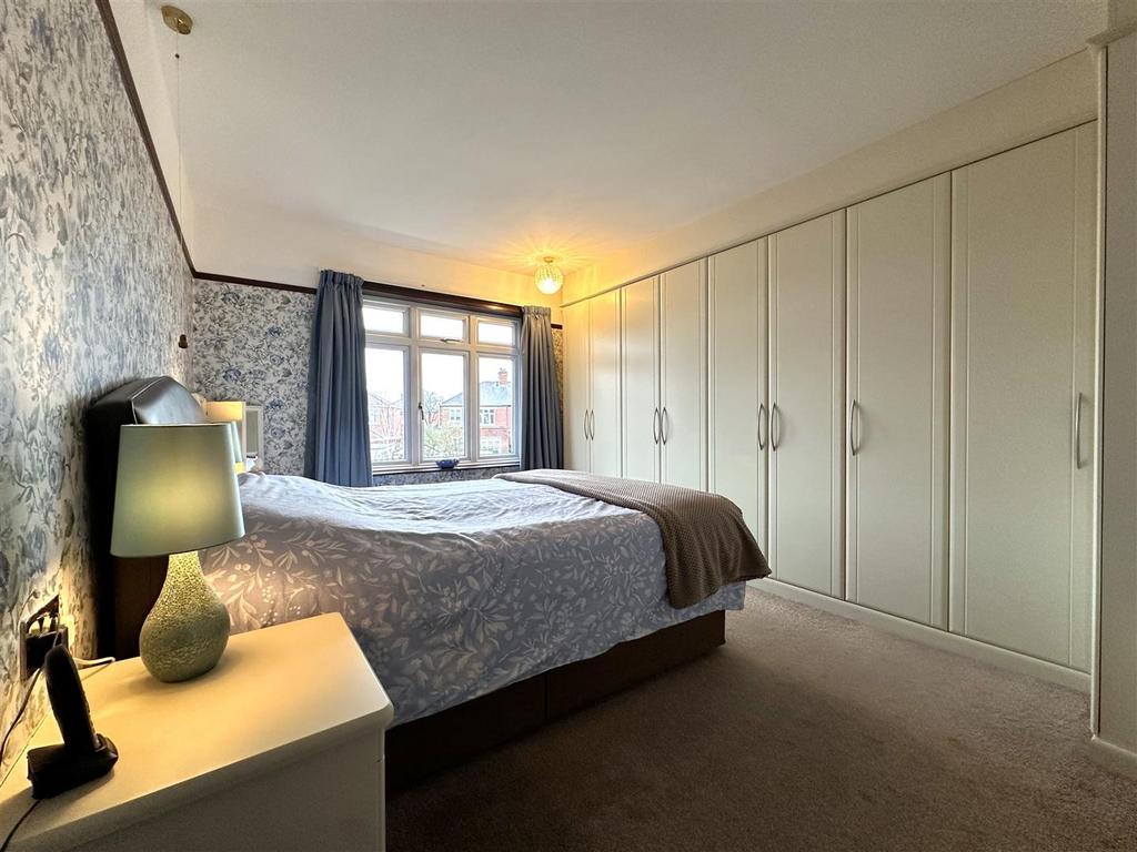 Second Bedroom With Fitted Wardrobes 540