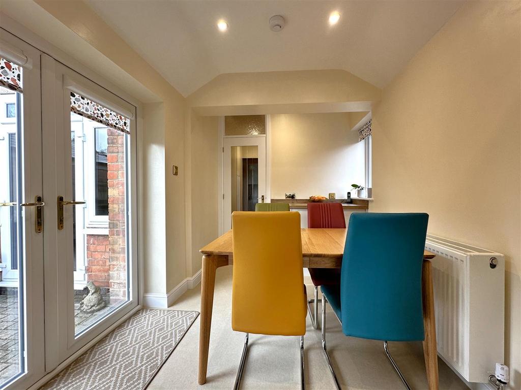 Dining Area 611