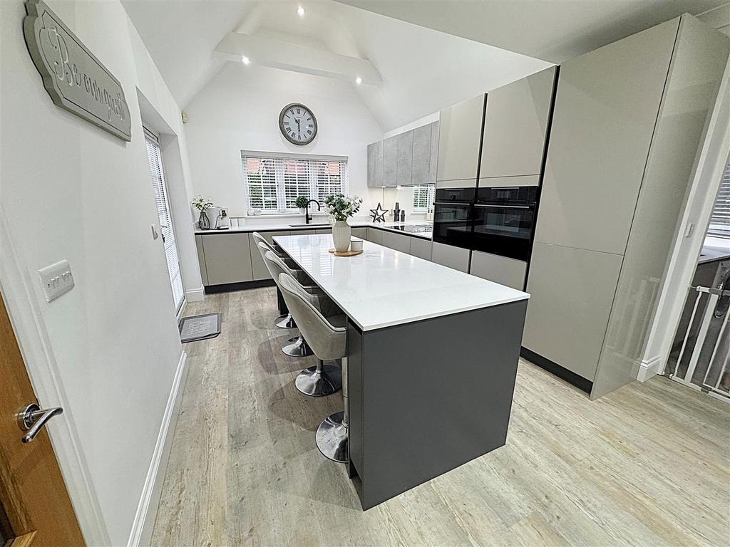 Kitchen/dining area