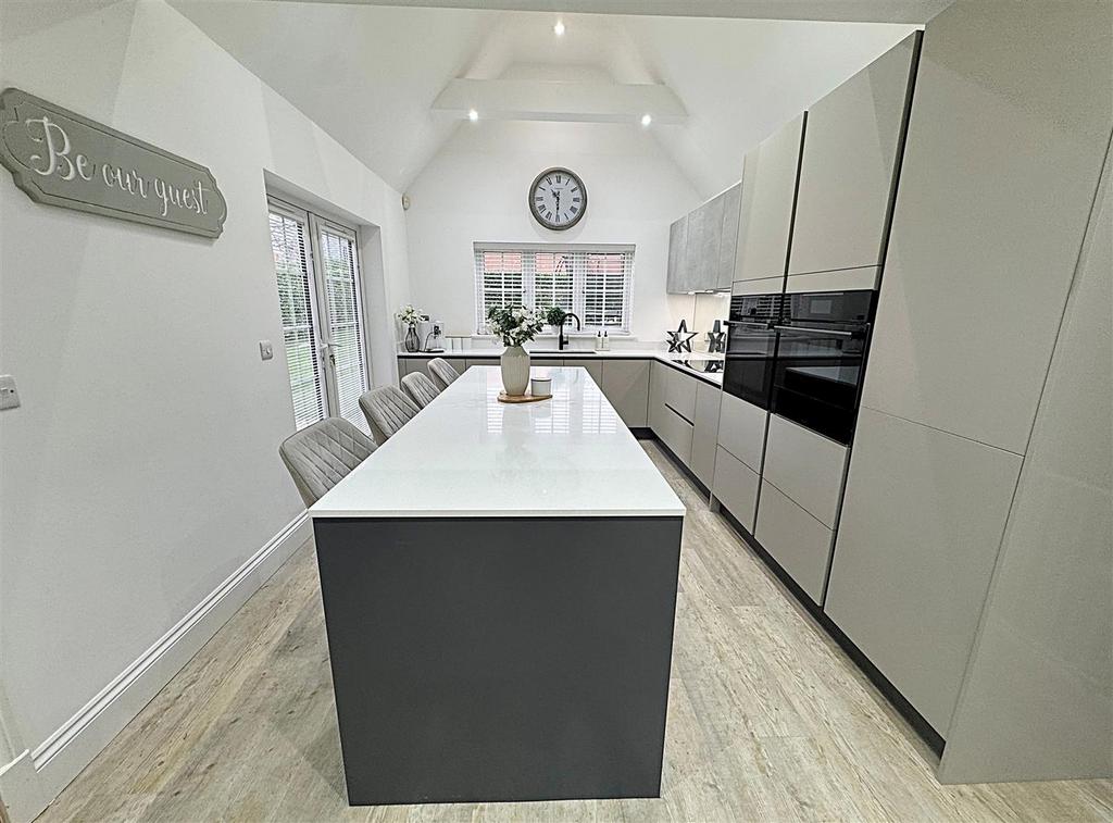 Kitchen/dining area