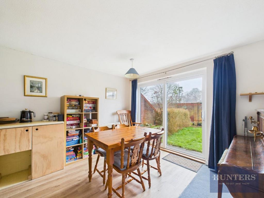 Kitchen / Dining Area