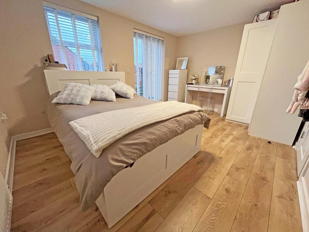 Bed 2.jpg