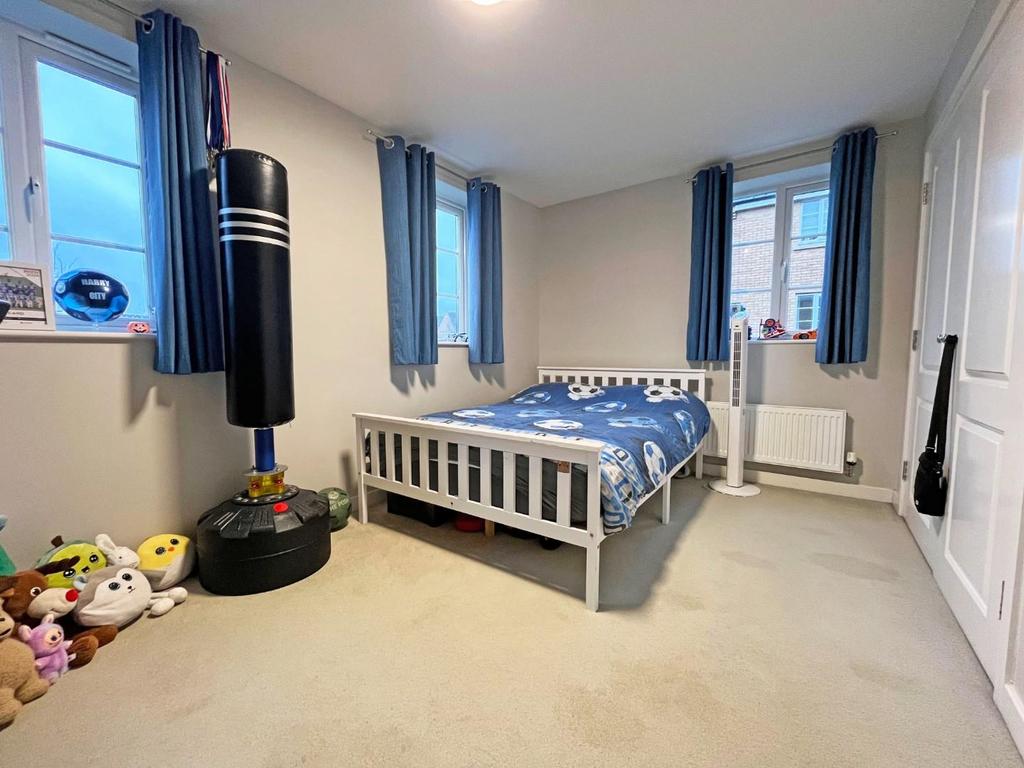 Bed 3.jpg