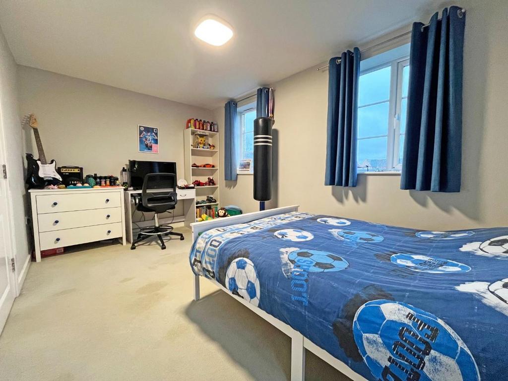 Bed3.jpg