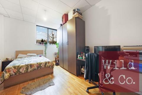 2 bedroom flat to rent, Maun House, Shacklewell Lane, Hackney