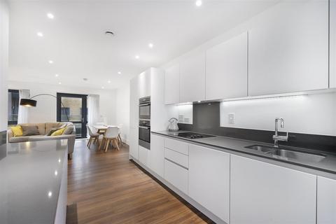 2 bedroom flat for sale, Linnet Court, 48 Westleigh Avenue, Putney