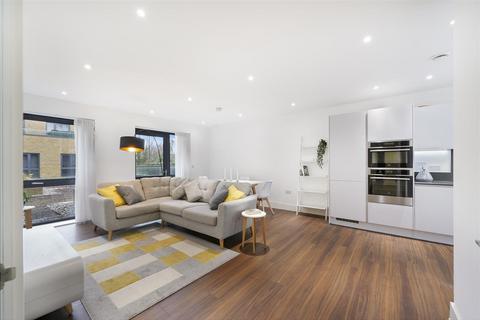 2 bedroom flat for sale, Linnet Court, 48 Westleigh Avenue, Putney