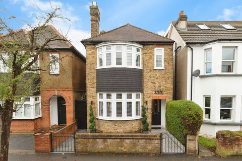 3 bedroom detached house for sale, Princes Road, Romford, RM1