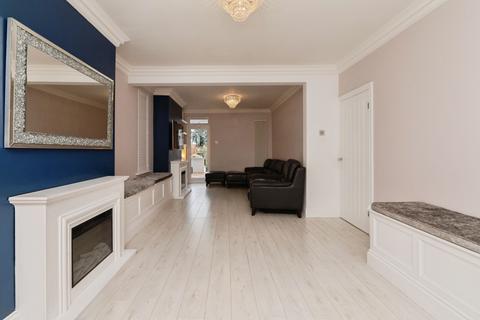 3 bedroom detached house for sale, Princes Road, Romford, RM1