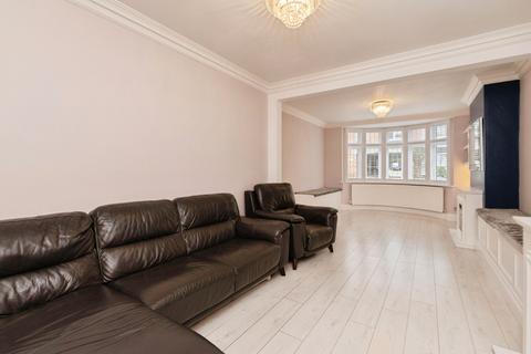 3 bedroom detached house for sale, Princes Road, Romford, RM1
