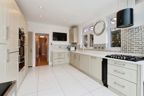 3 bedroom detached house for sale, Princes Road, Romford, RM1