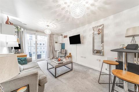 2 bedroom flat to rent, Barge Walk, London SE10