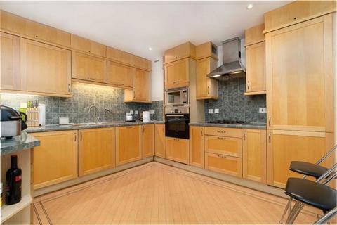 2 bedroom flat for sale, Westminster Bridge Road, London SE1