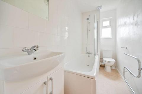 undefined, Elder Close, Guildford GU4