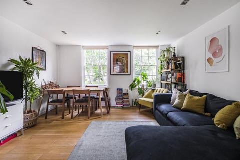 2 bedroom flat to rent, John Spencer Square, London