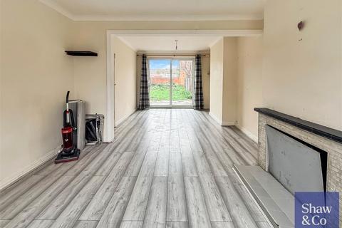 undefined, Fern Lane, Hounslow TW5