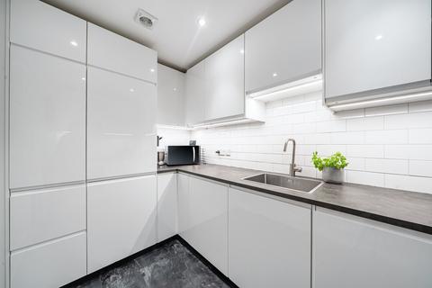 undefined, London Road, Mitcham CR4