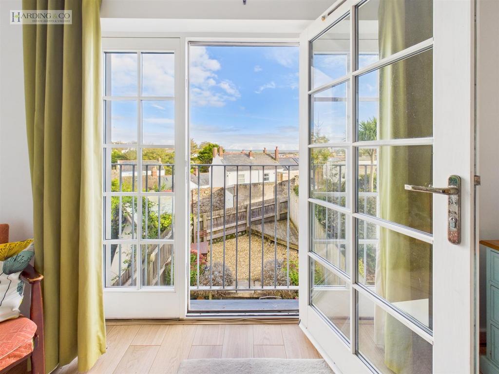 Lounge outlook.jpg