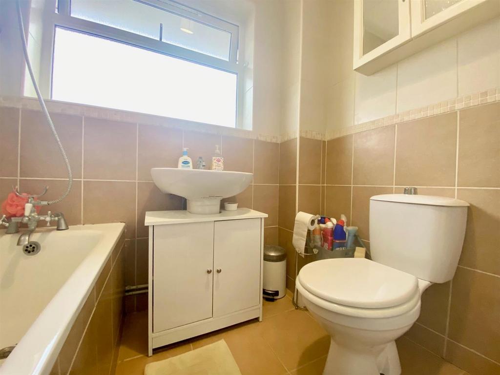 Bathroom.jpg