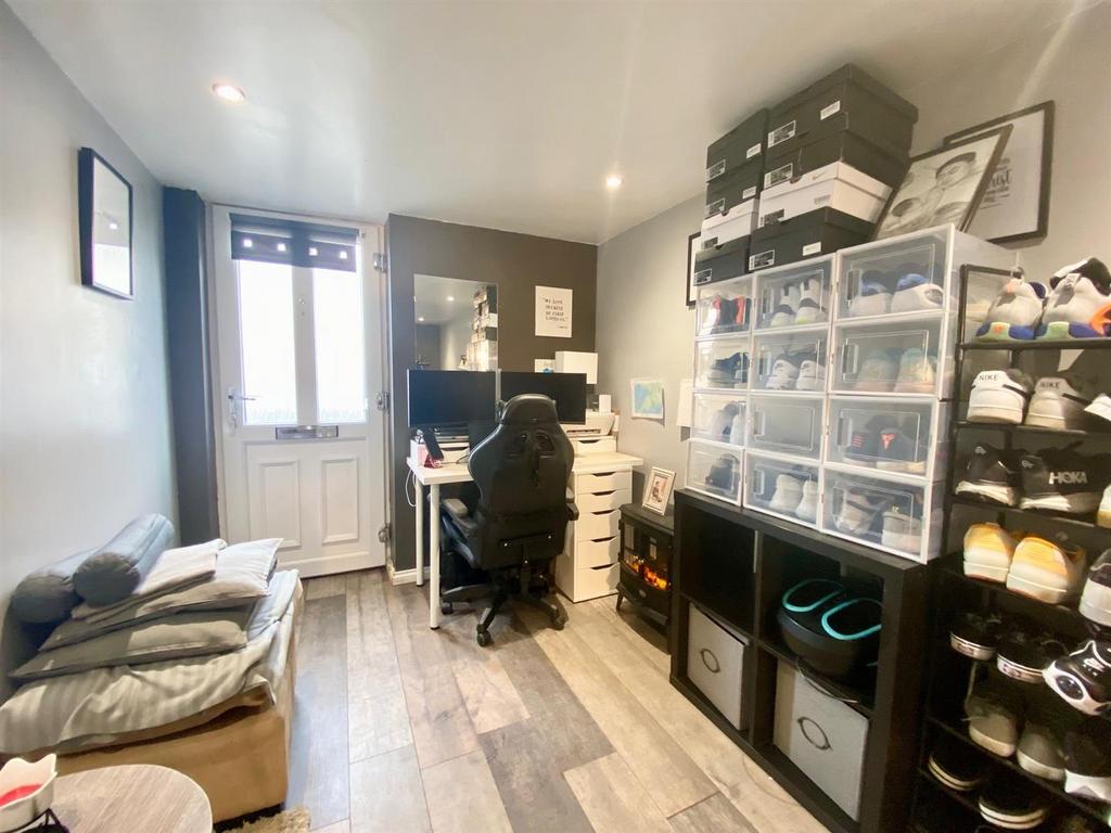 Home Office 1.jpg
