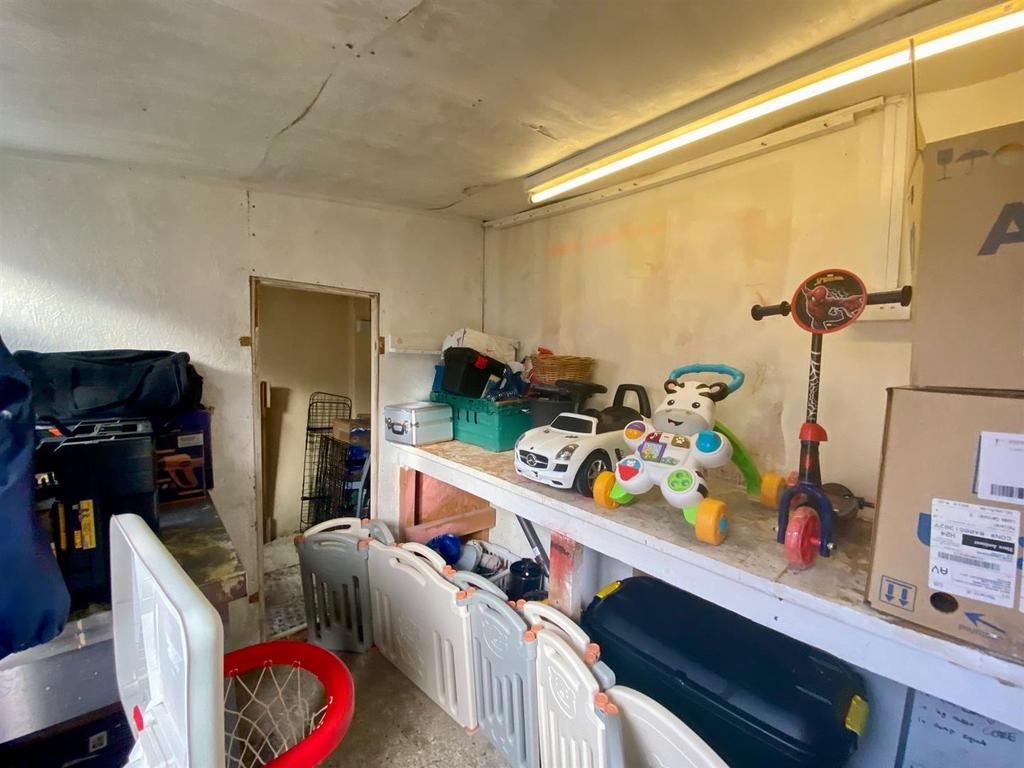 Shed.jpg