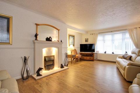 2 bedroom detached bungalow for sale, Gloucester Road, Hull