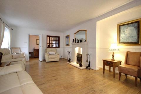 2 bedroom detached bungalow for sale, Gloucester Road, Hull