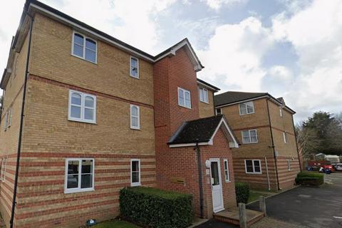 2 bedroom house to rent, Lucas Gardens, London