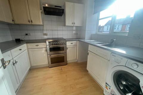 2 bedroom house to rent, Lucas Gardens, London