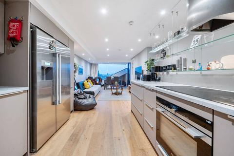 2 bedroom flat for sale, Clifton Walk, Hammersmith, London, W6