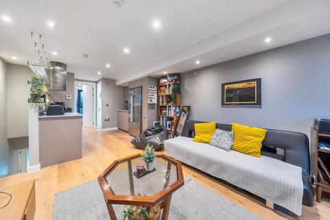 Clifton Walk, Hammersmith, London, W6