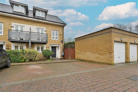 3 bedroom end of terrace house for sale, Hugo Close, Watford, WD18