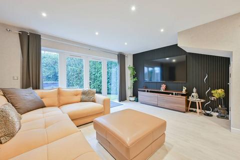 3 bedroom end of terrace house for sale, Hugo Close, Watford, WD18